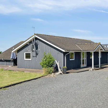 Spacious Near Fjord בית נופש Ejsingholm