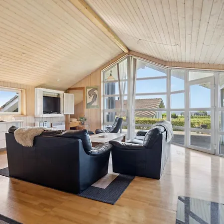Spacious Near Fjord Ejsingholm