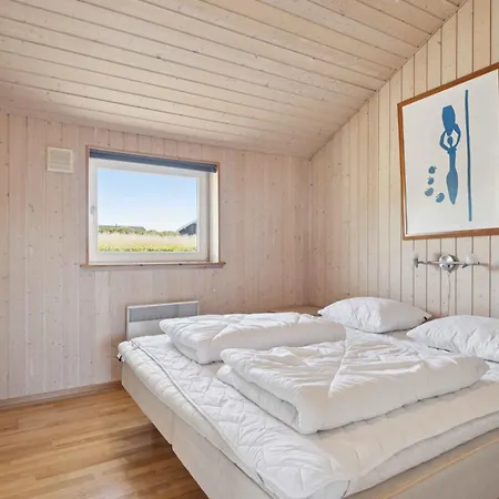 Spacious Near Fjord *