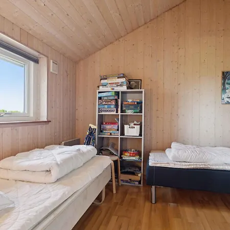 Spacious Near Fjord *