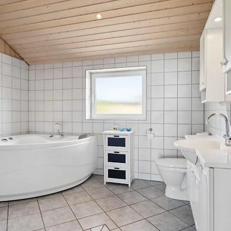 Spacious Near Fjord בית נופש Ejsingholm