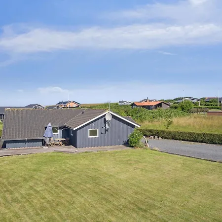 Spacious Near Fjord בית נופש Ejsingholm